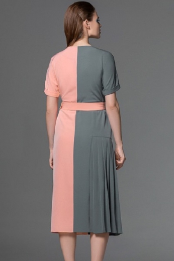 Двухцветное платье с ассиметричными элементами